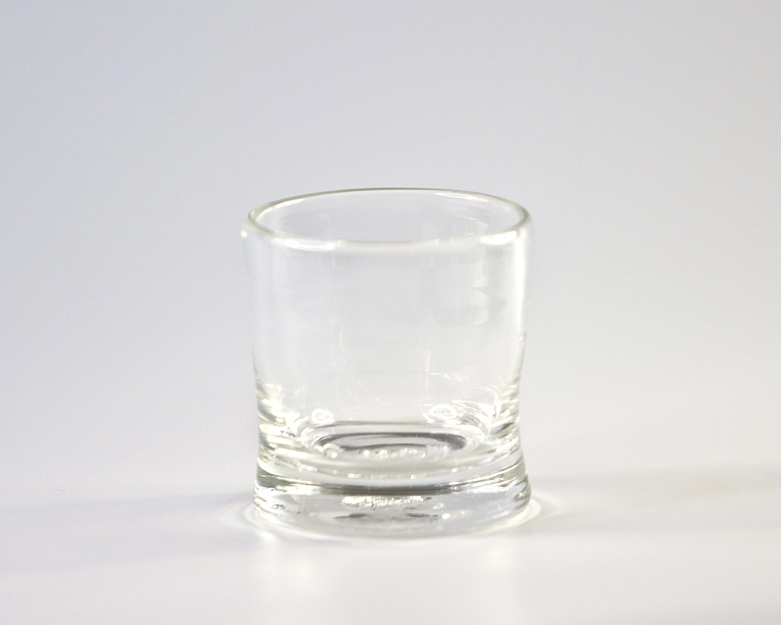 Carlsbad Cordial-Medoc ホワイトボトル Cordial Glass — Keen and Bright